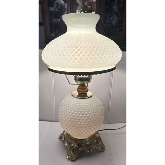 Vintage Fenton White Hobnail Milk Glass "Gone with the wind" Lamp 21” 1970s - Picture 4 of 6